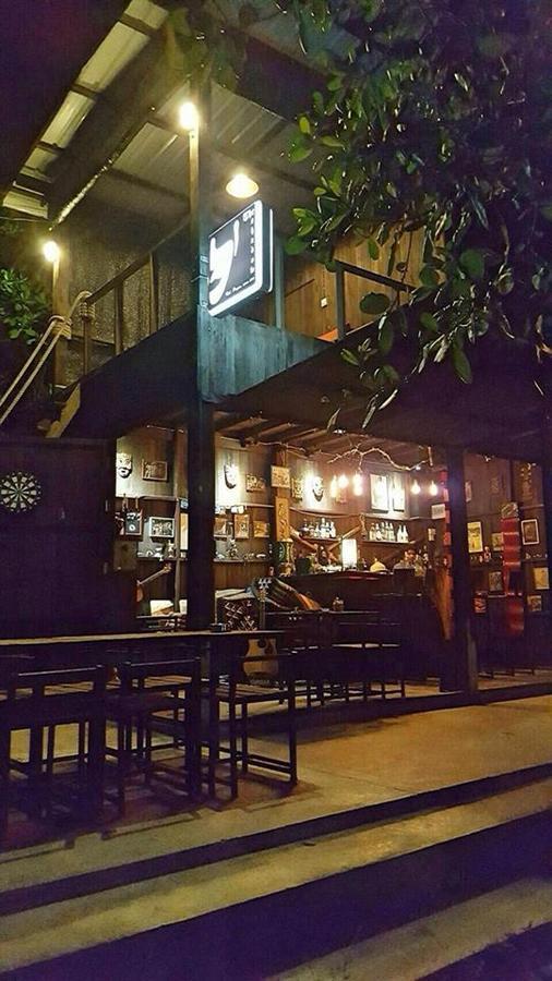 Hôtel The Shadow House & Bar à Koh Phayam Extérieur photo
